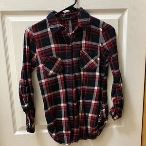 Plaid red, white, and black quarter sleeve top